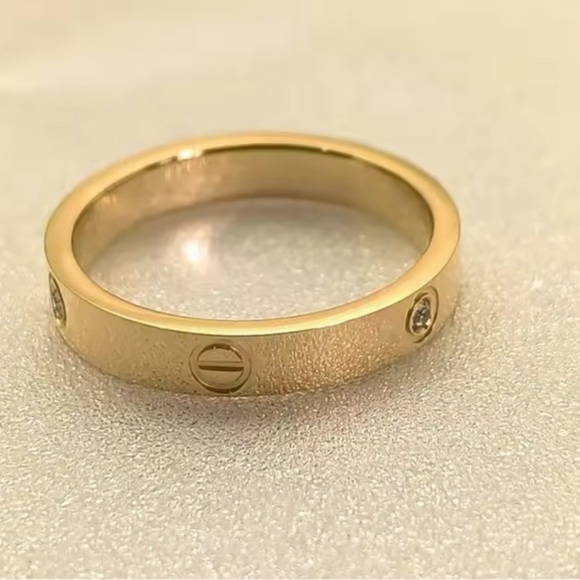 - LUXURY SCREW RING DIAMOND LOVE BAND RING - Picture 8 of 13